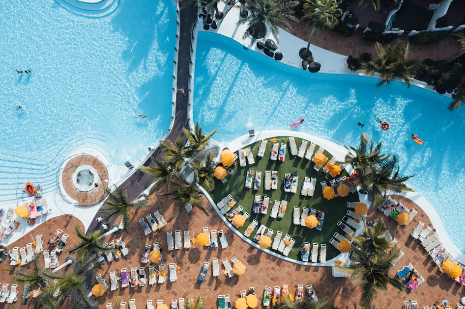 Choosing the Right Pool Cages